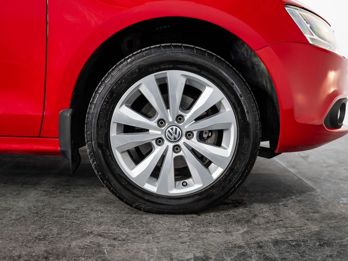 Volkswagen Jetta 2012 - фото автомобиля