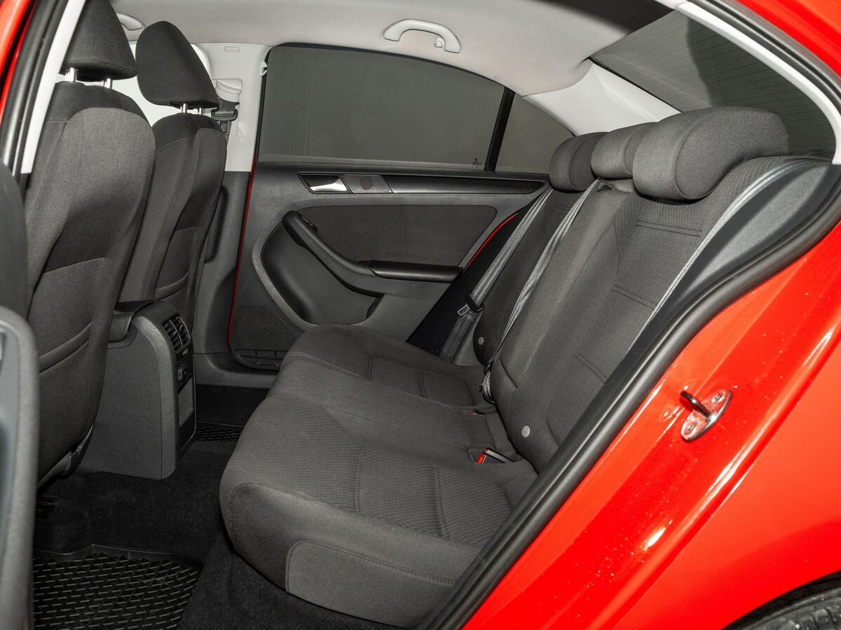 Volkswagen Jetta 2012 - фото автомобиля