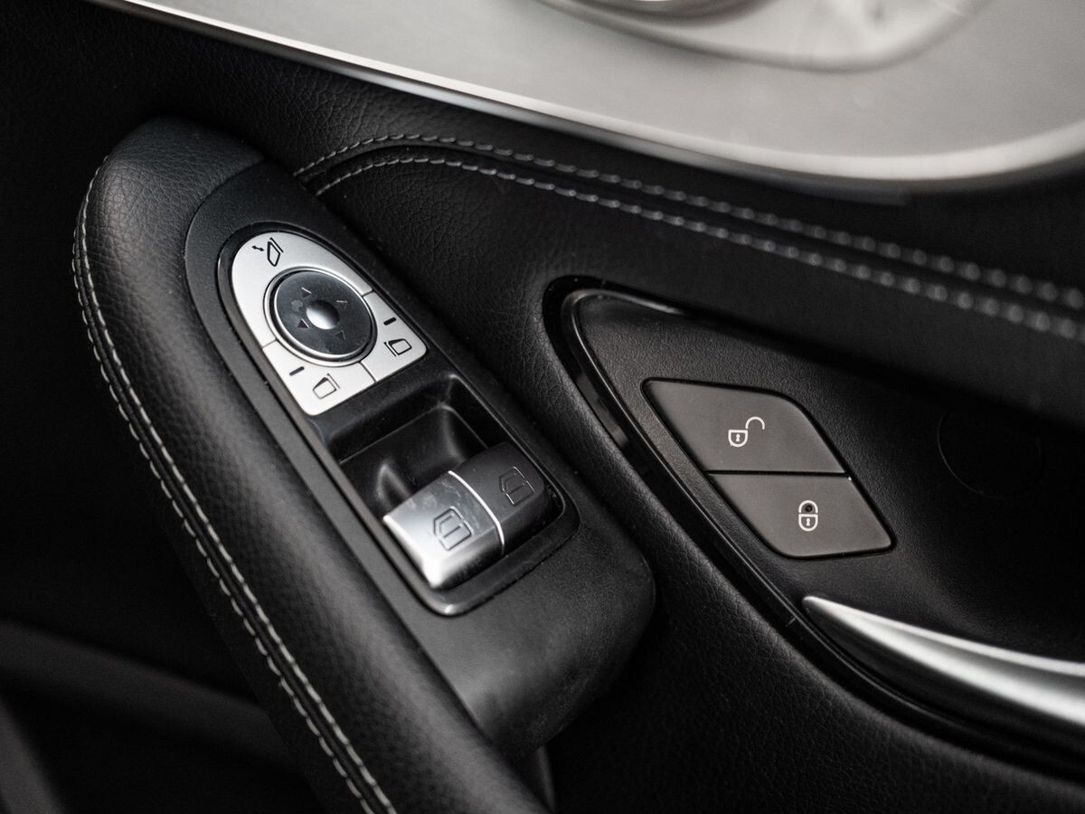 Mercedes-Benz C-Class 2017 - фото автомобиля