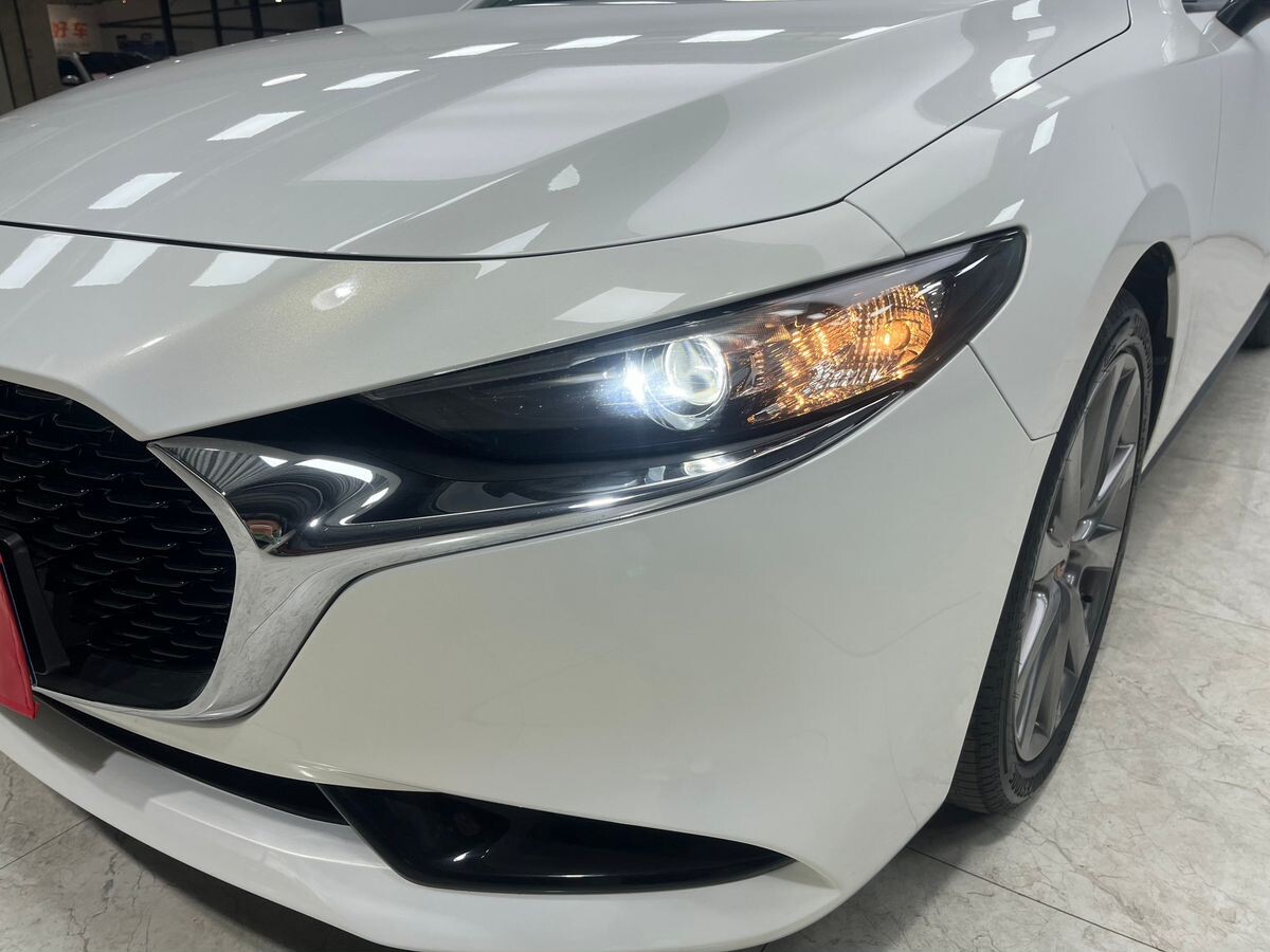 Mazda Mazda3 2021 - фото автомобиля