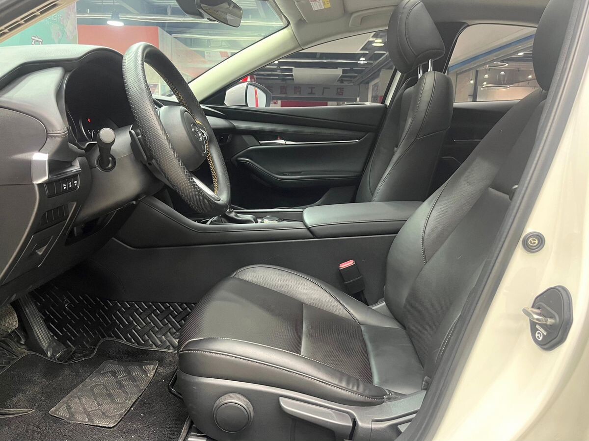 Mazda Mazda3 2021 - фото автомобиля