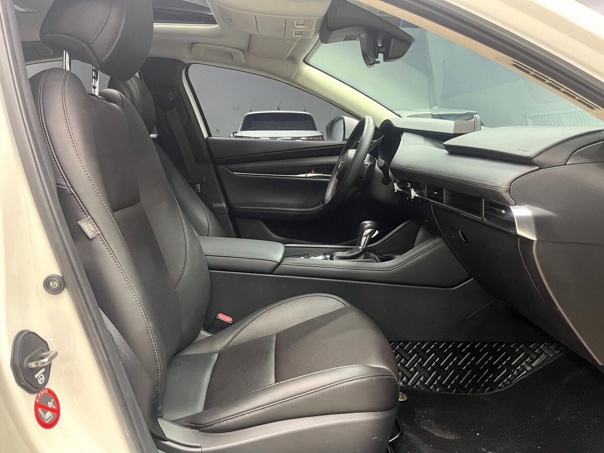 Mazda Mazda3 2021 - фото автомобиля