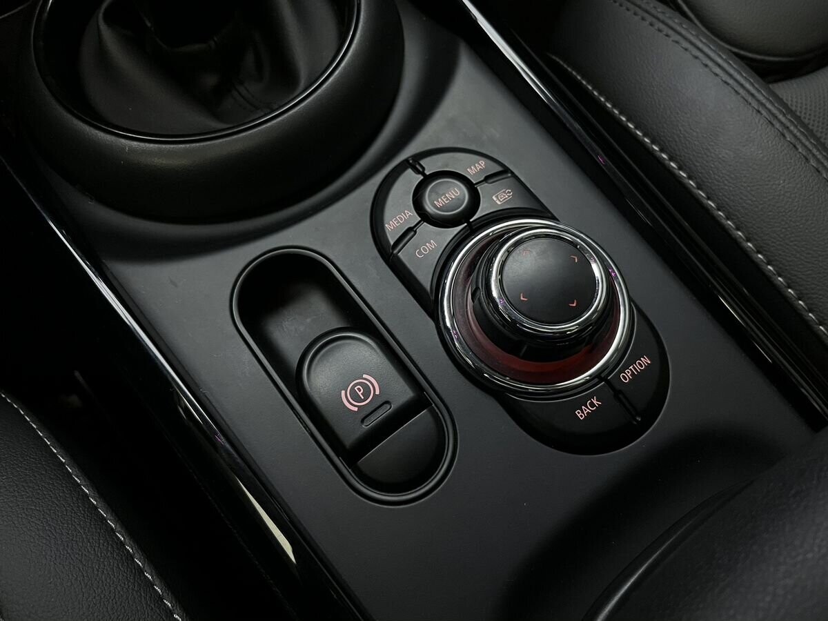 MINI Clubman 2022 - фото автомобиля