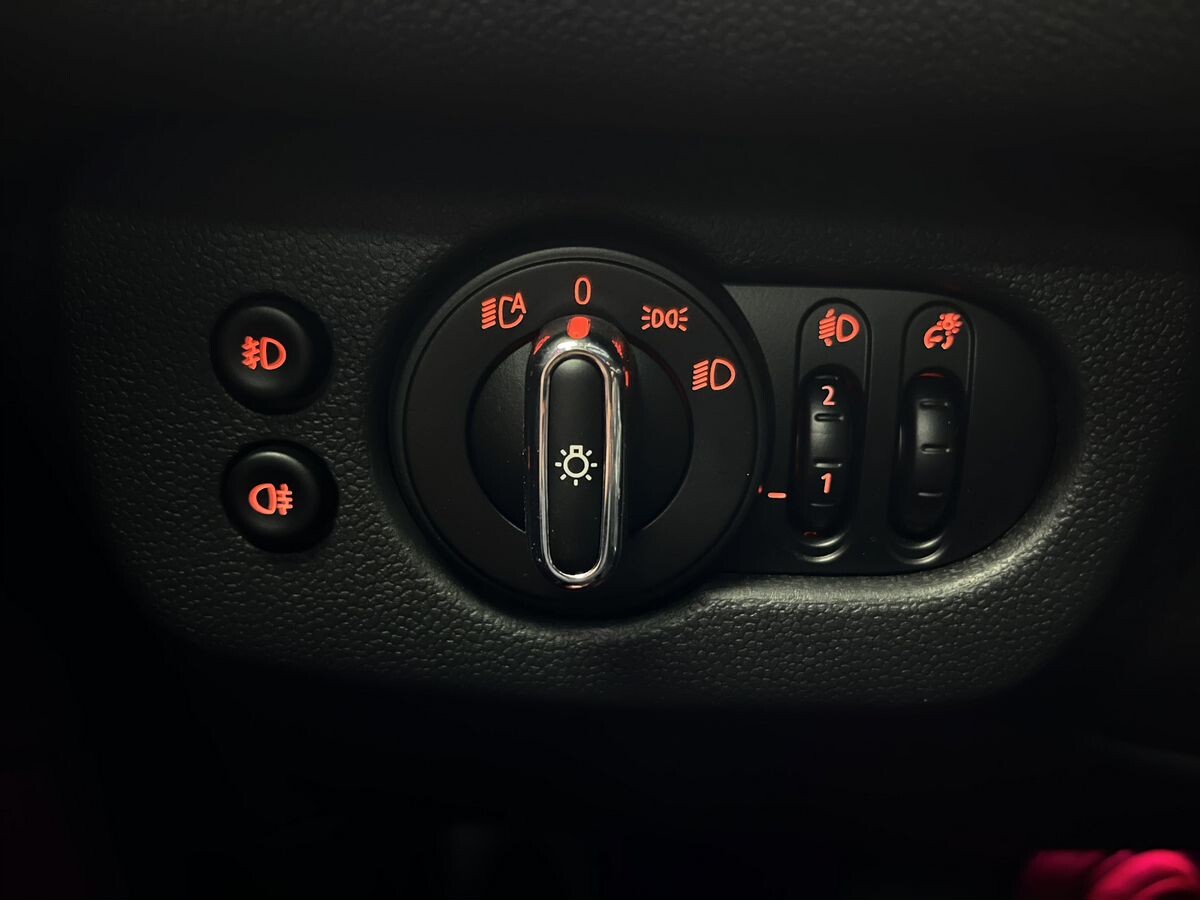 MINI Clubman 2022 - фото автомобиля