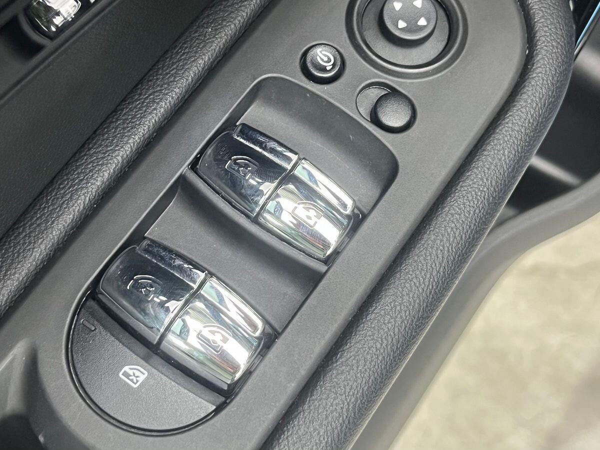 MINI Countryman 2023 - фото автомобиля