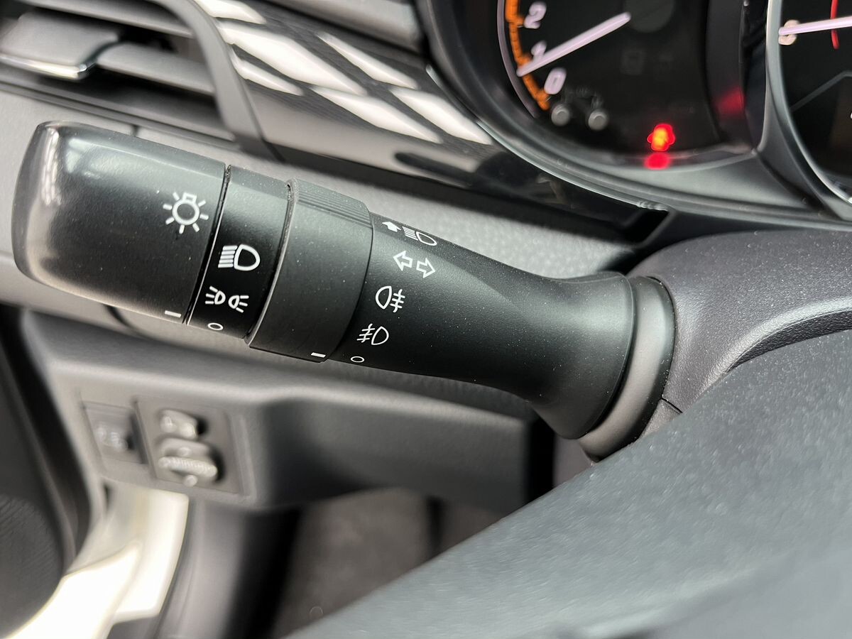 Toyota Yaris 2022 - фото автомобиля