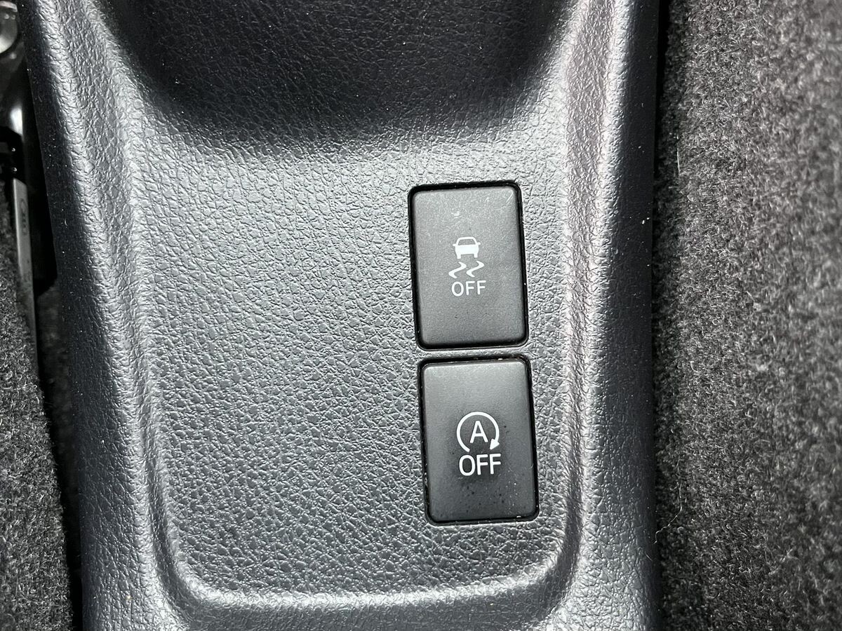 Toyota Yaris 2022 - фото автомобиля