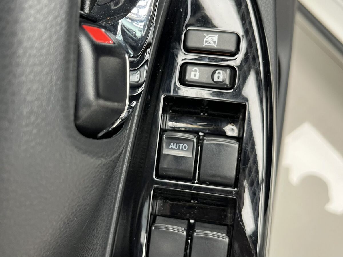 Toyota Yaris 2022 - фото автомобиля