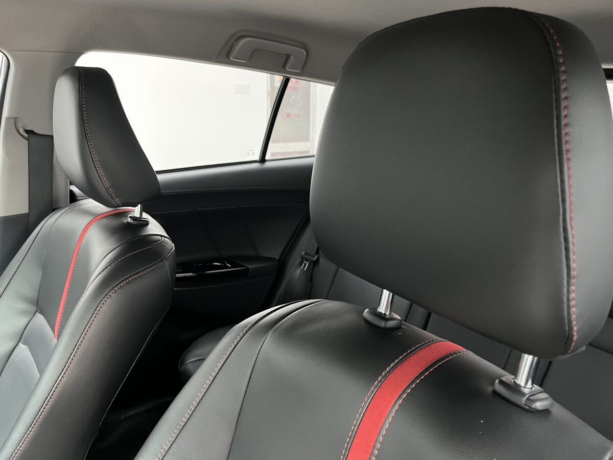 Toyota Yaris 2022 - фото автомобиля