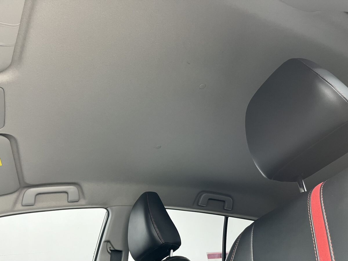 Toyota Yaris 2022 - фото автомобиля