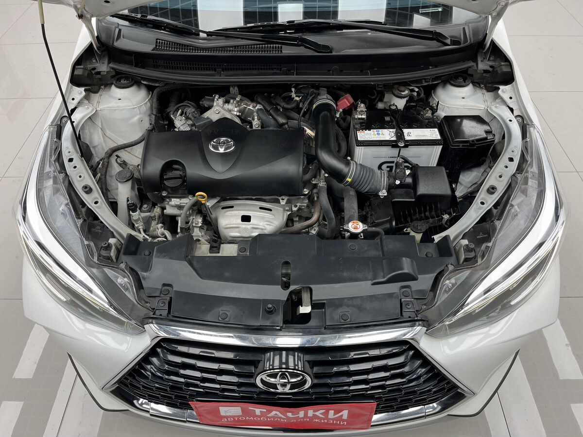 Toyota Yaris 2022 - фото автомобиля