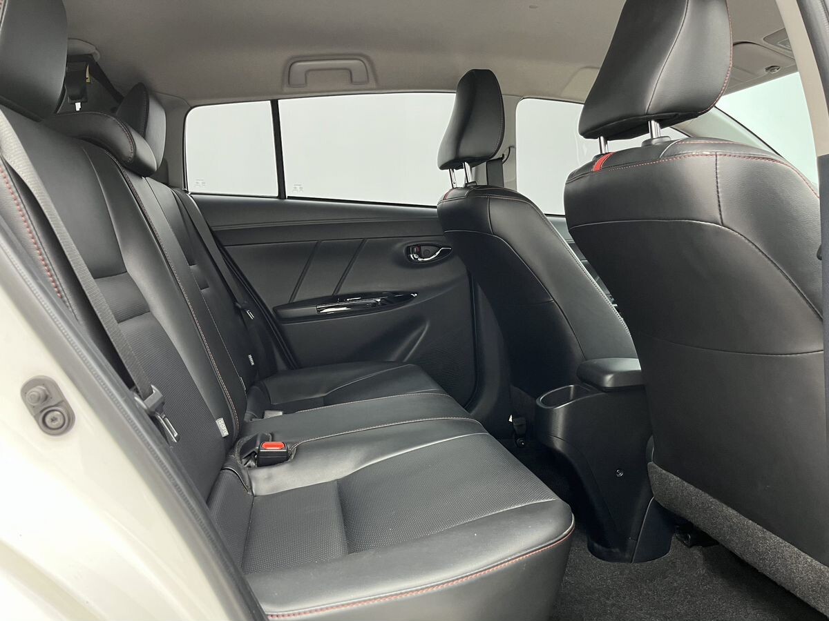 Toyota Yaris 2022 - фото автомобиля