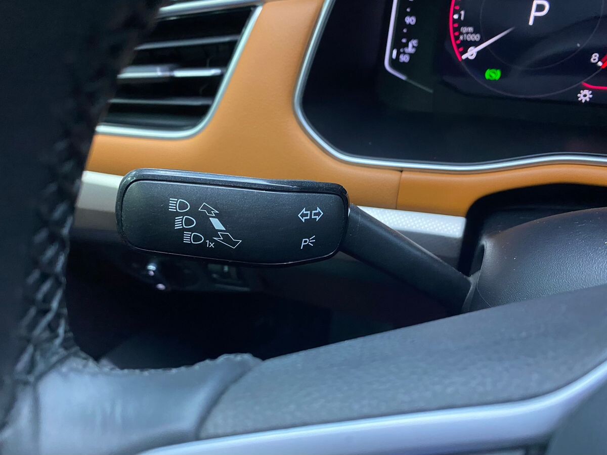 Volkswagen Bora 2023 - фото автомобиля