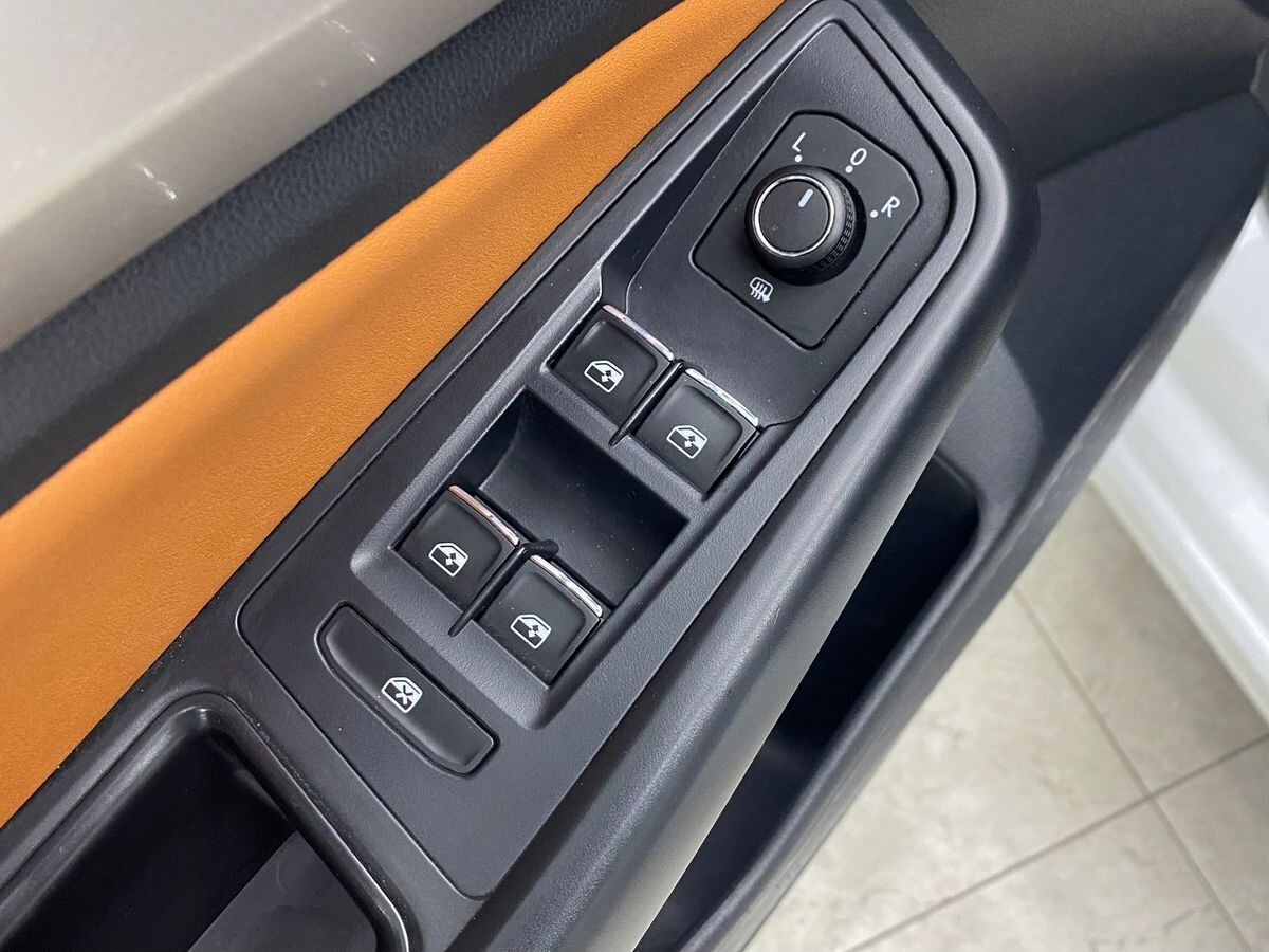 Volkswagen Bora 2023 - фото автомобиля