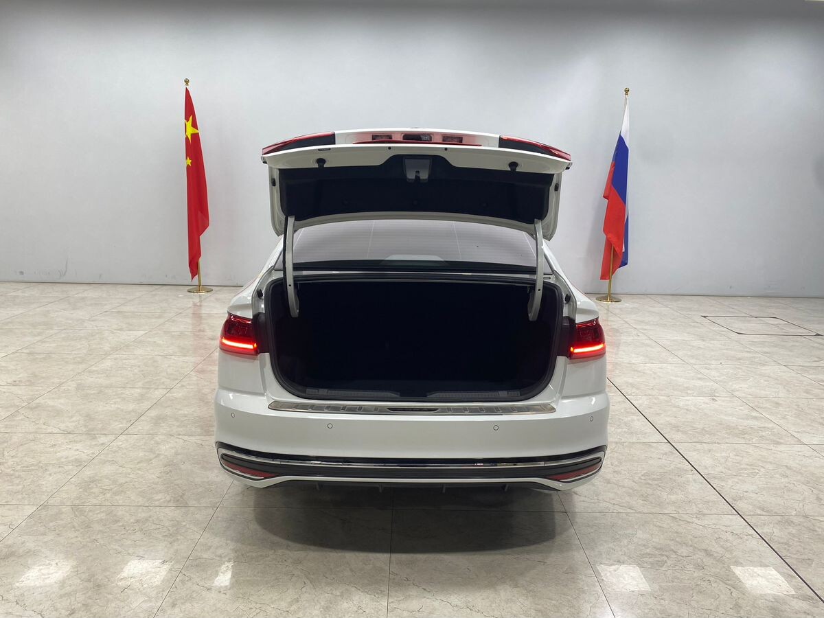 Volkswagen Bora 2023 - фото автомобиля