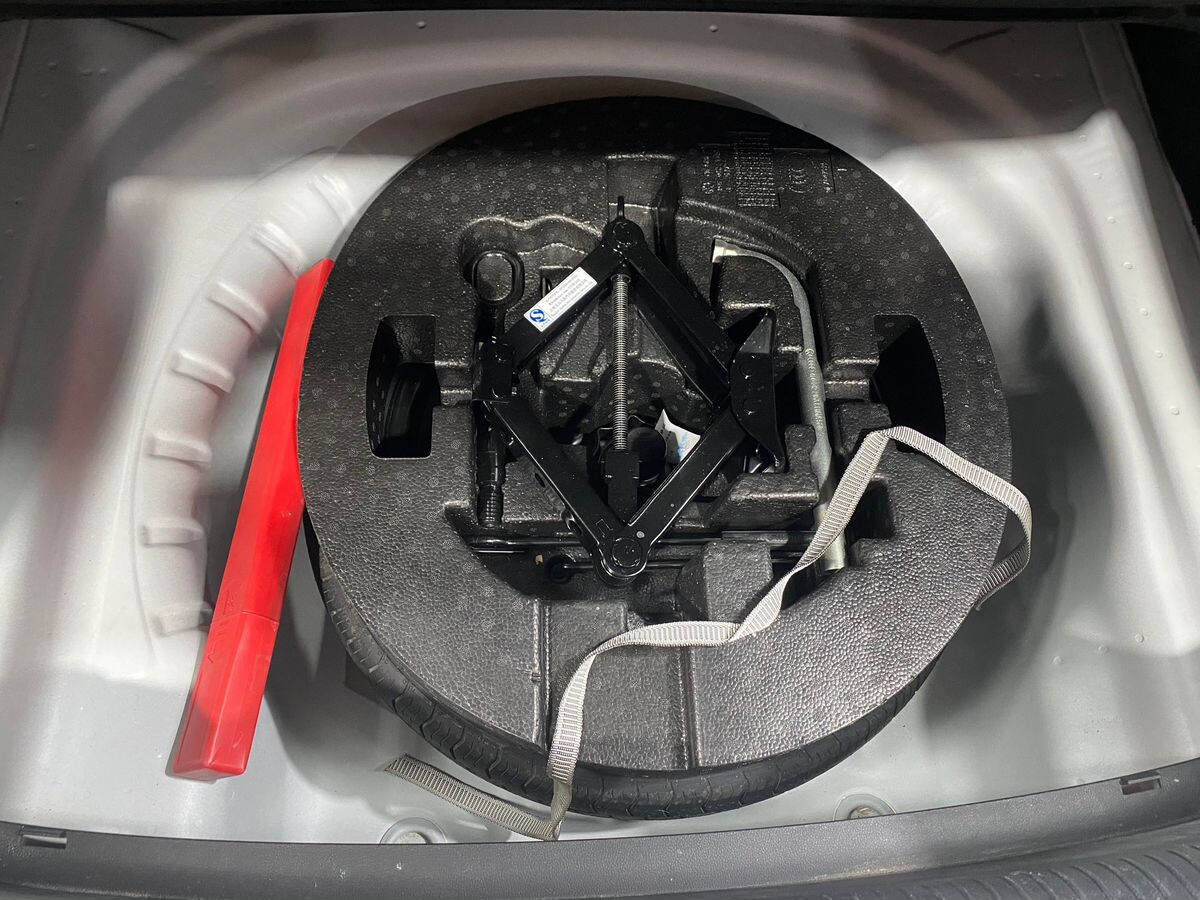 Volkswagen Bora 2023 - фото автомобиля