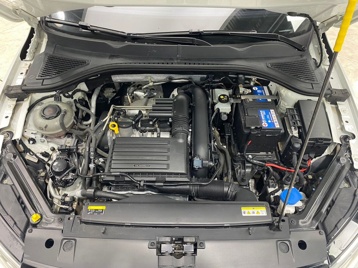 Volkswagen Bora 2023 - фото автомобиля