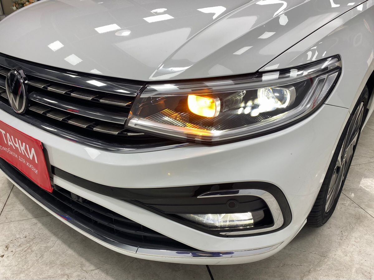 Volkswagen Bora 2023 - фото автомобиля
