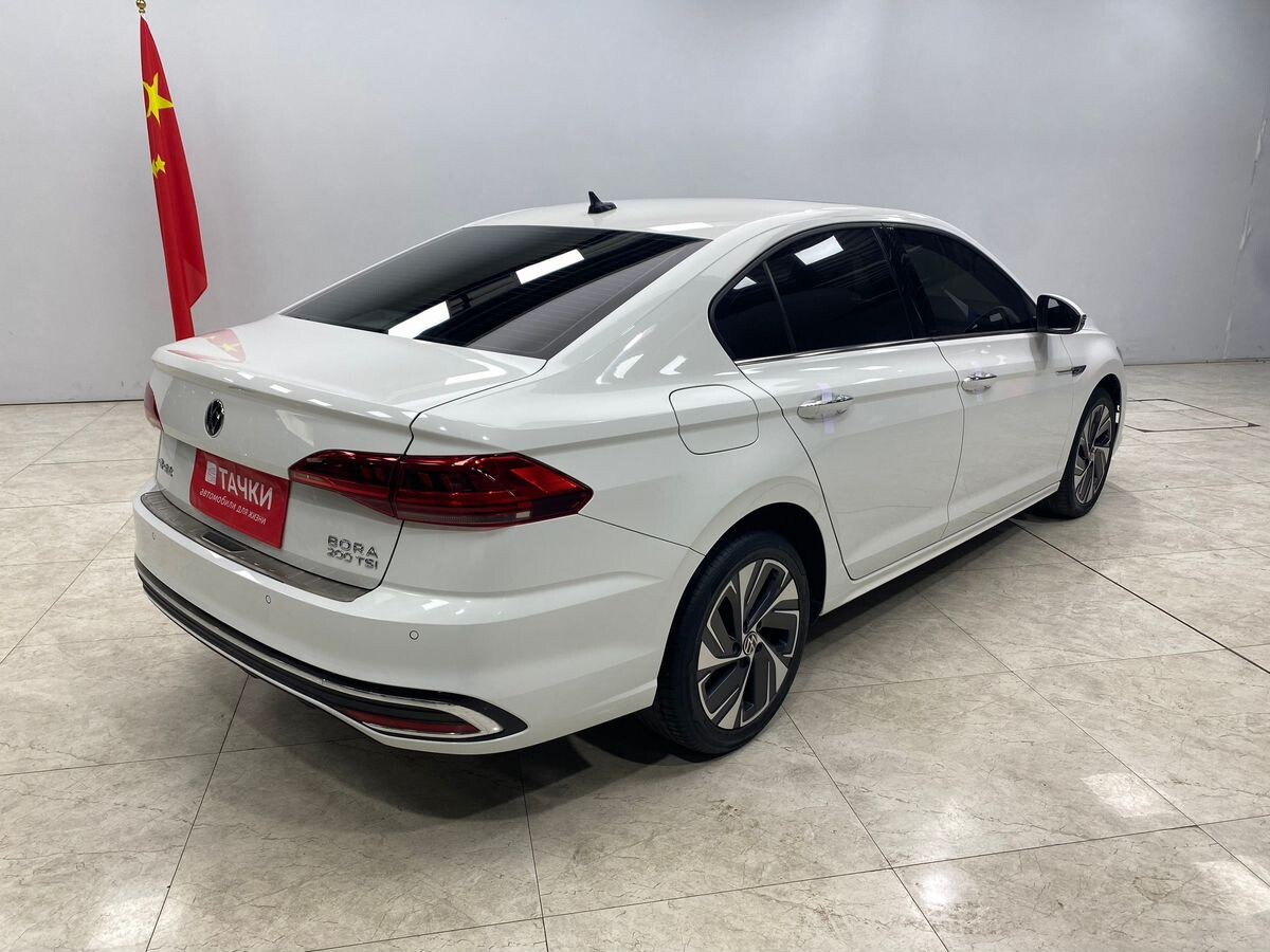 Volkswagen Bora 2023 - фото автомобиля