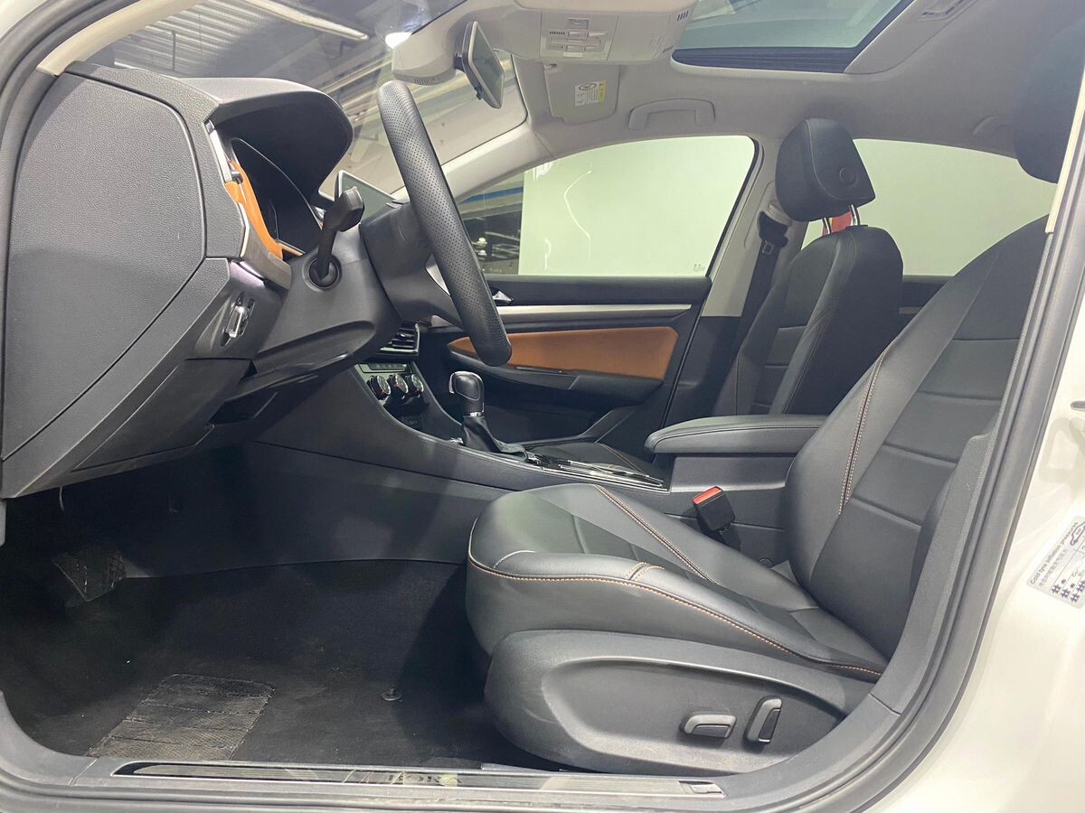 Volkswagen Bora 2023 - фото автомобиля