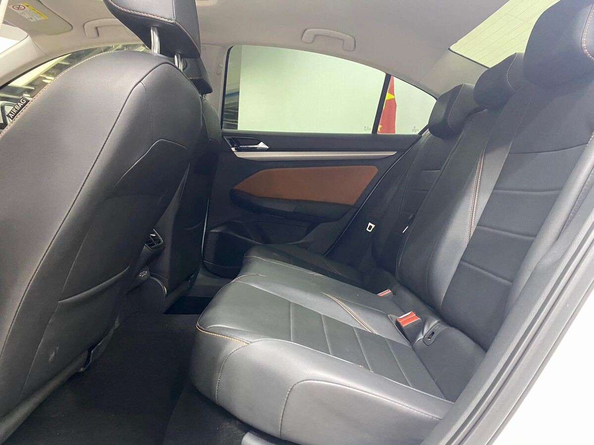 Volkswagen Bora 2023 - фото автомобиля