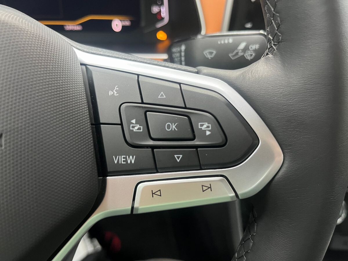 Volkswagen Bora 2023 - фото автомобиля