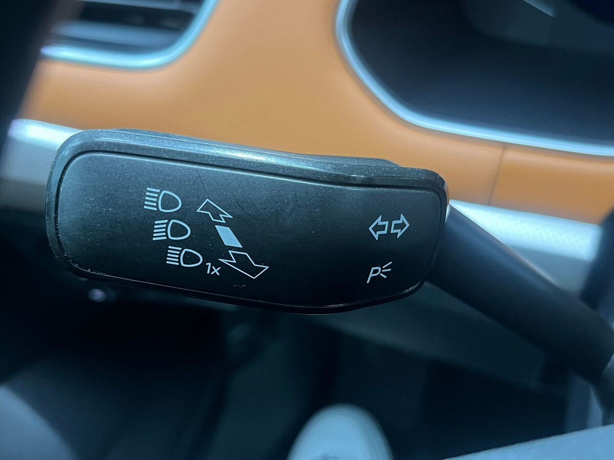 Volkswagen Bora 2023 - фото автомобиля