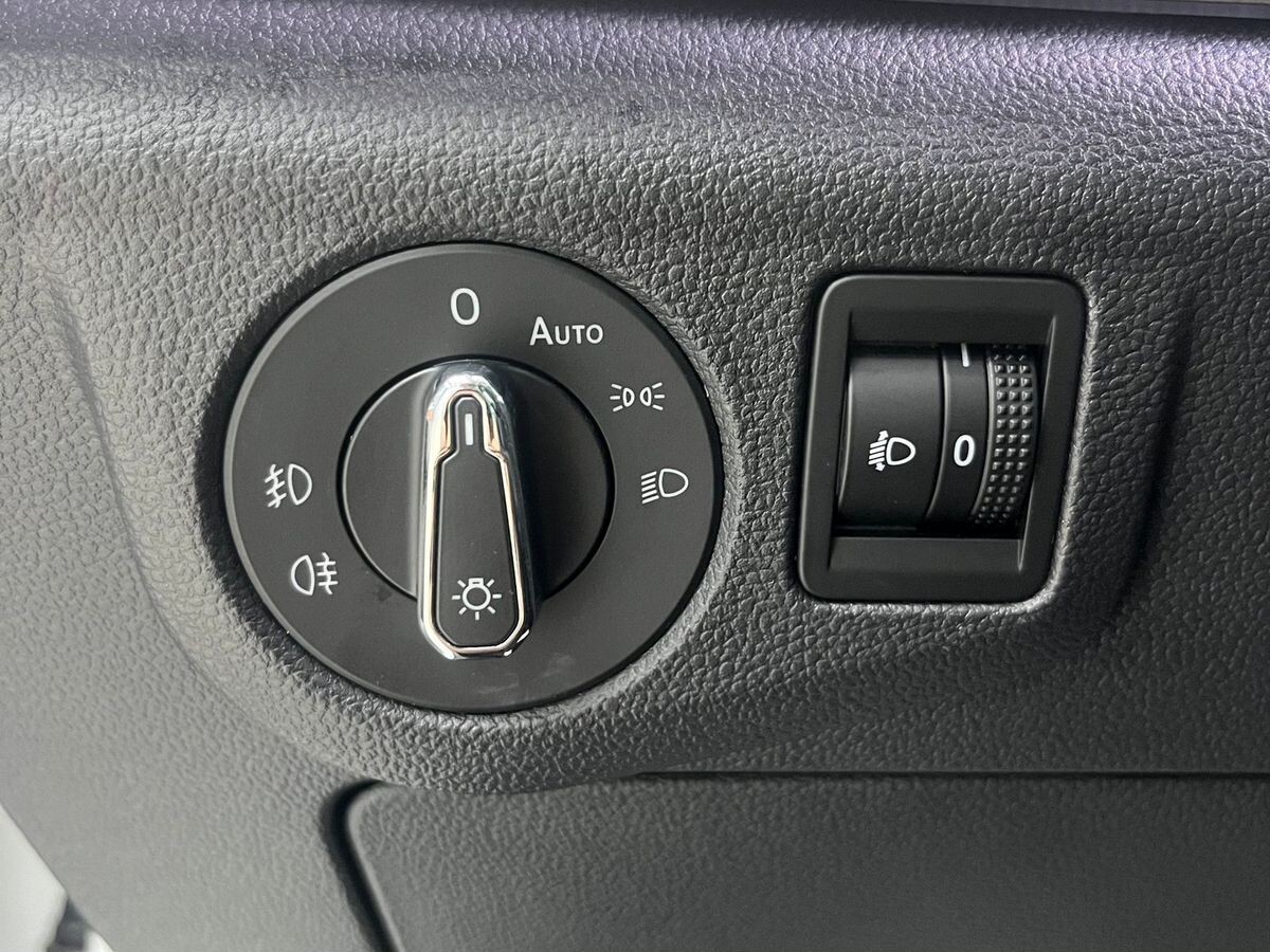 Volkswagen Bora 2023 - фото автомобиля