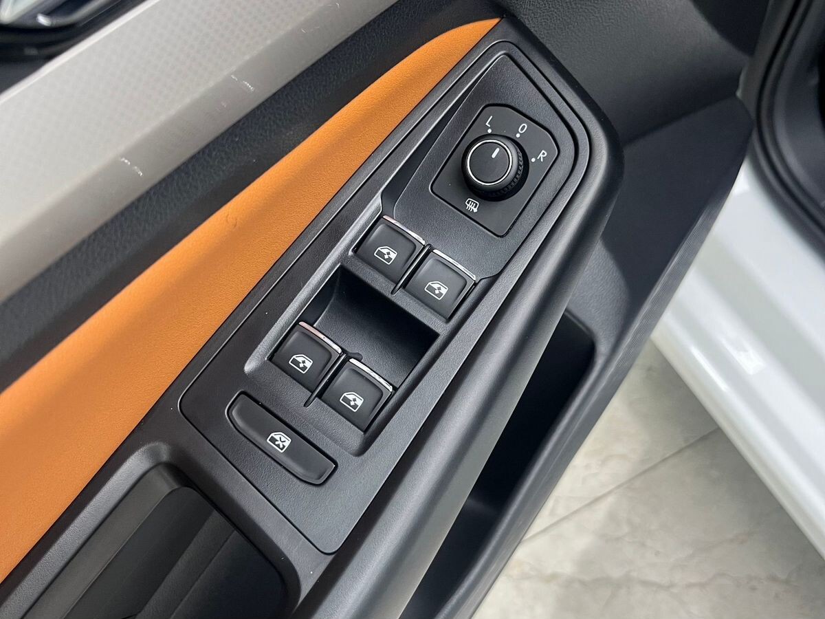 Volkswagen Bora 2023 - фото автомобиля