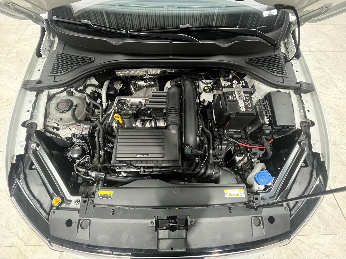 Volkswagen Bora 2023 - фото автомобиля