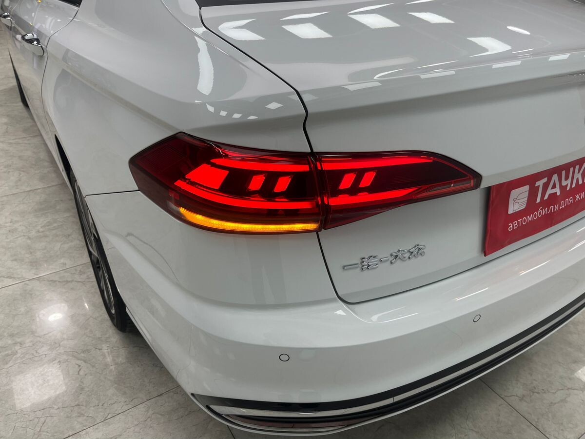 Volkswagen Bora 2023 - фото автомобиля