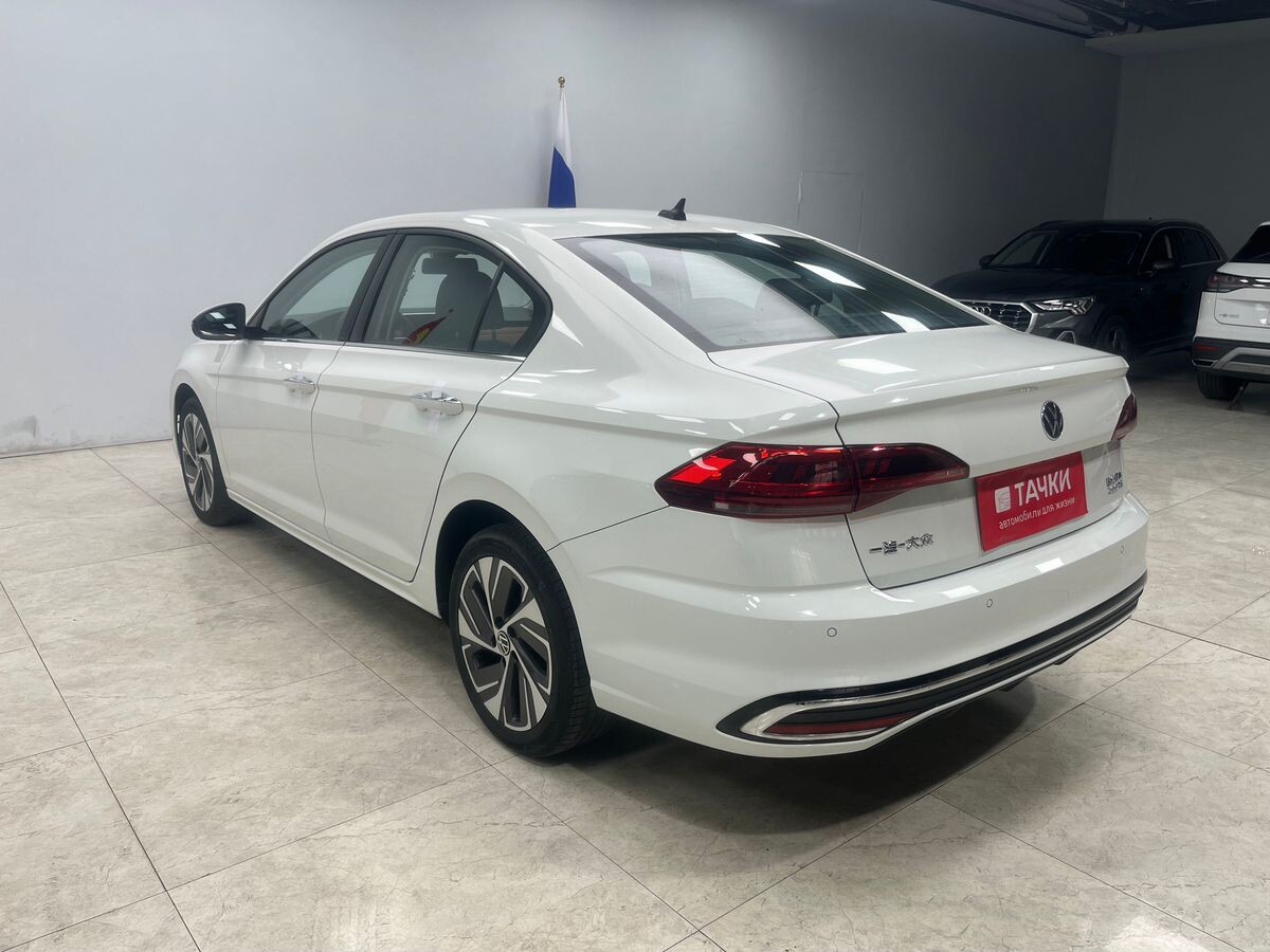 Volkswagen Bora 2023 - фото автомобиля