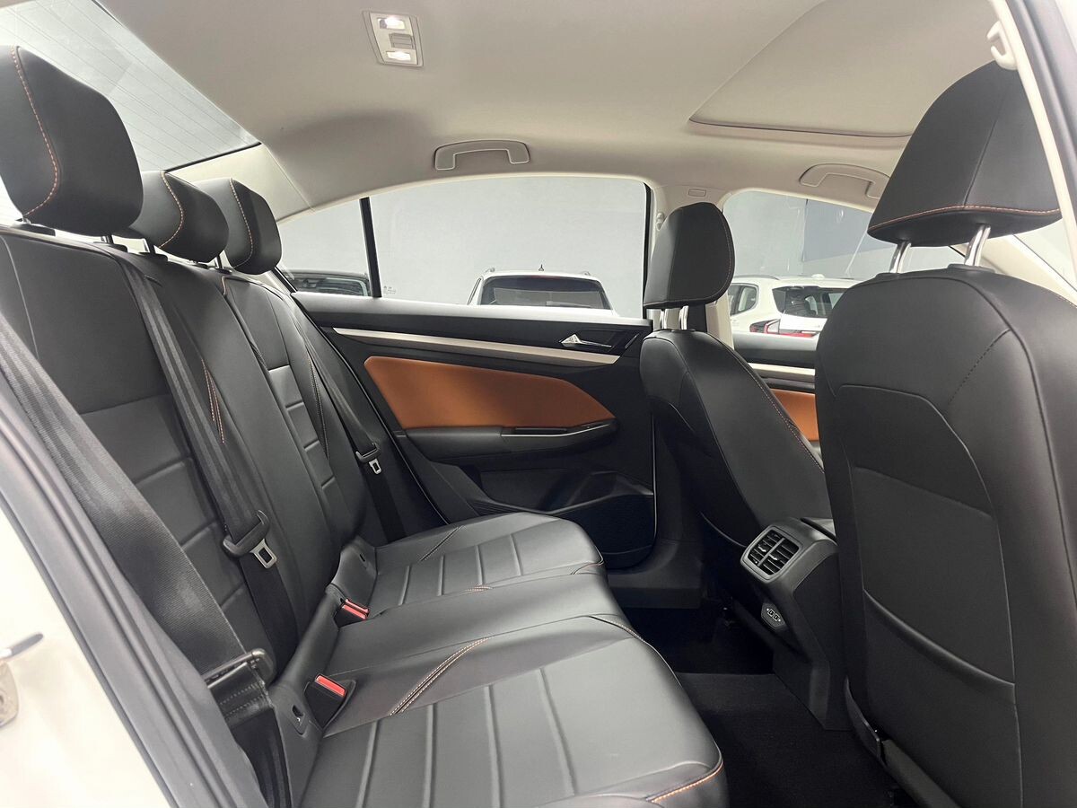 Volkswagen Bora 2023 - фото автомобиля