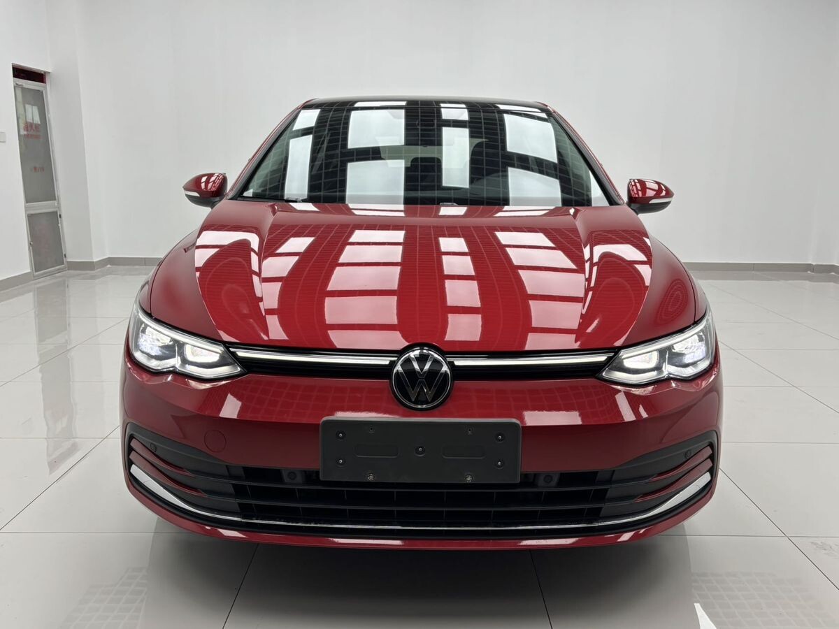 Volkswagen Golf 2023 - фото автомобиля