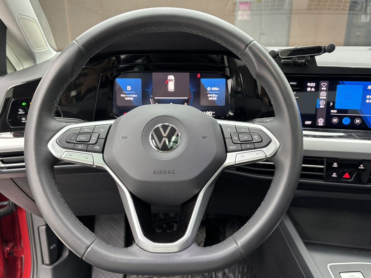 Volkswagen Golf 2023 - фото автомобиля