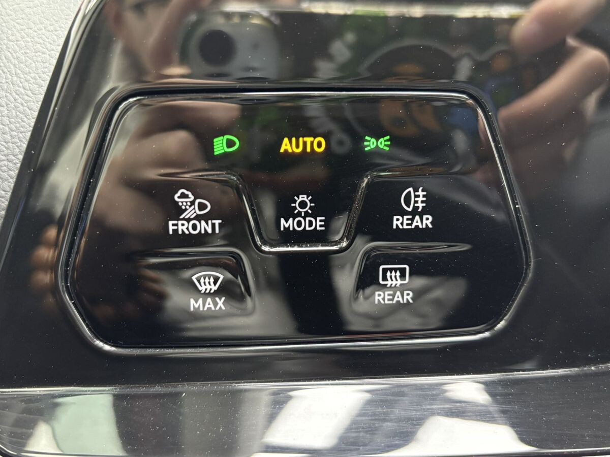 Volkswagen Golf 2023 - фото автомобиля