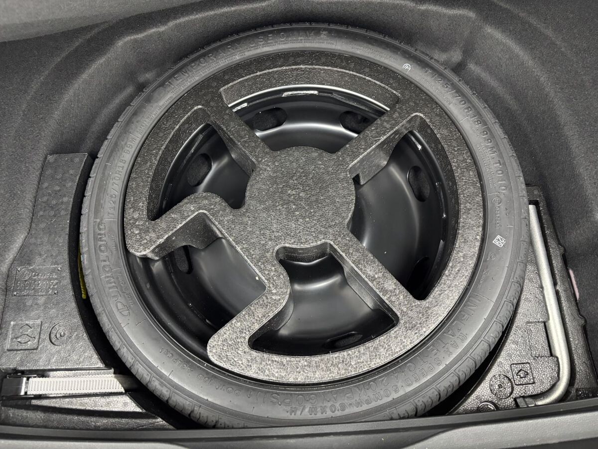 Volkswagen Golf 2023 - фото автомобиля