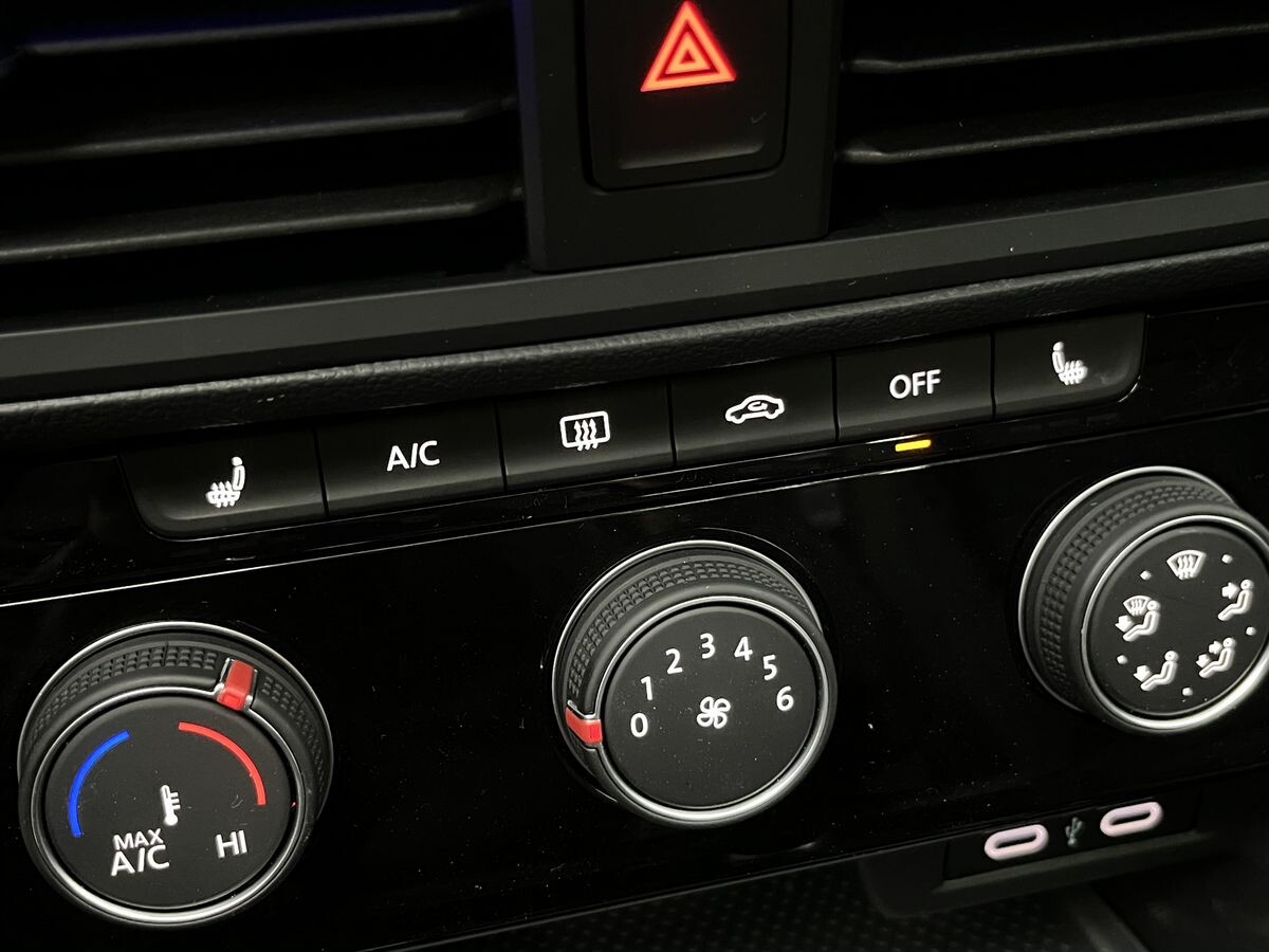 Volkswagen Sagitar L 2022 - фото автомобиля