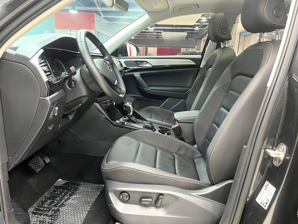 Volkswagen Tayron 2021 - фото автомобиля