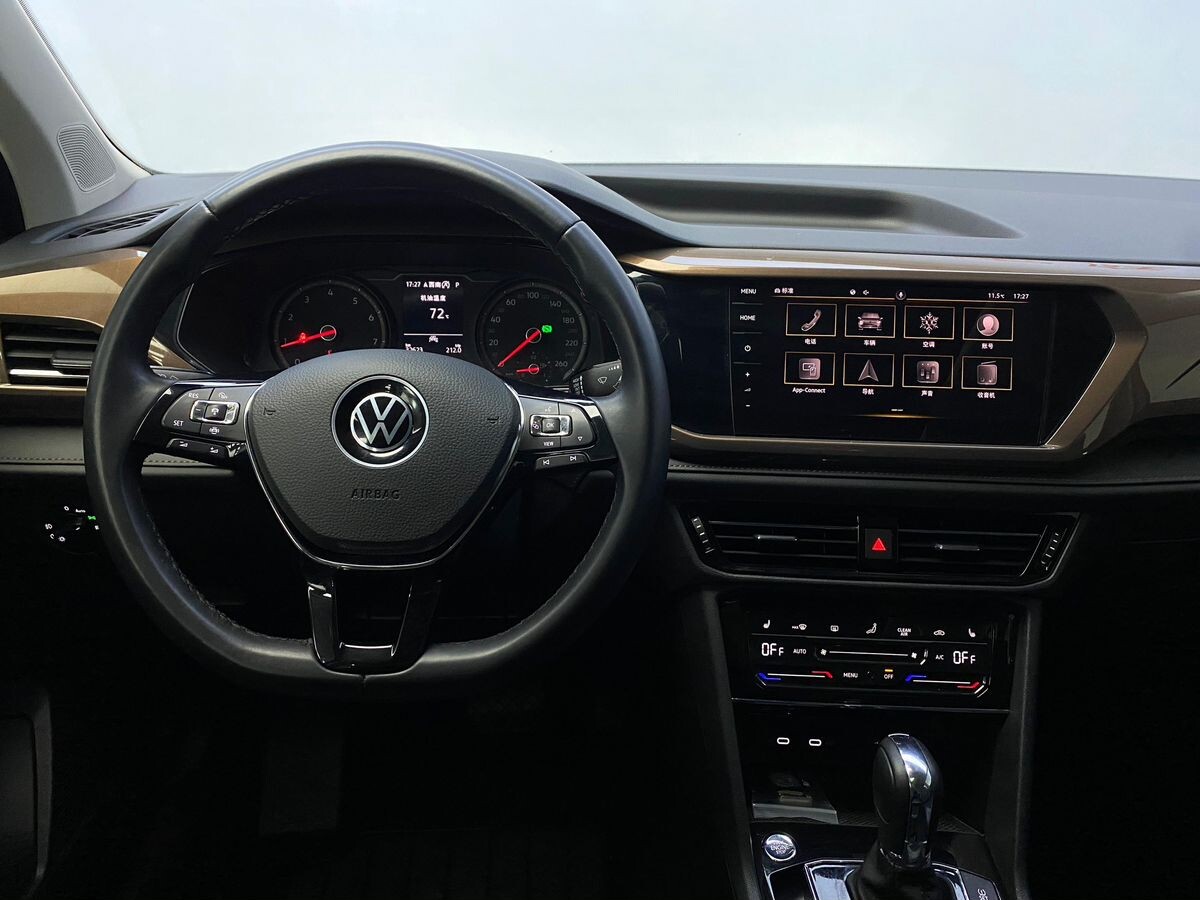 Volkswagen Tharu 2021 - фото автомобиля