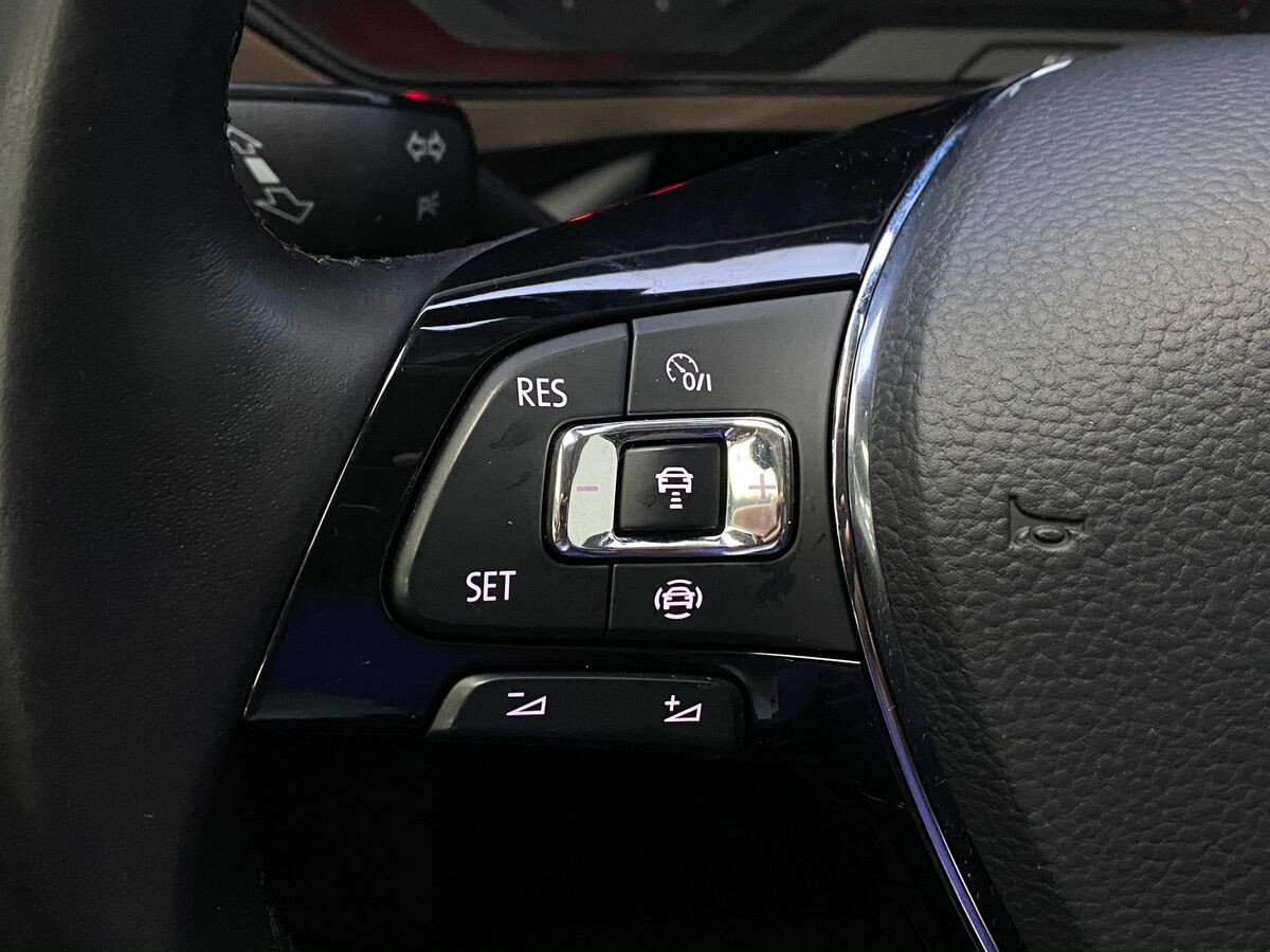 Volkswagen Tharu 2021 - фото автомобиля