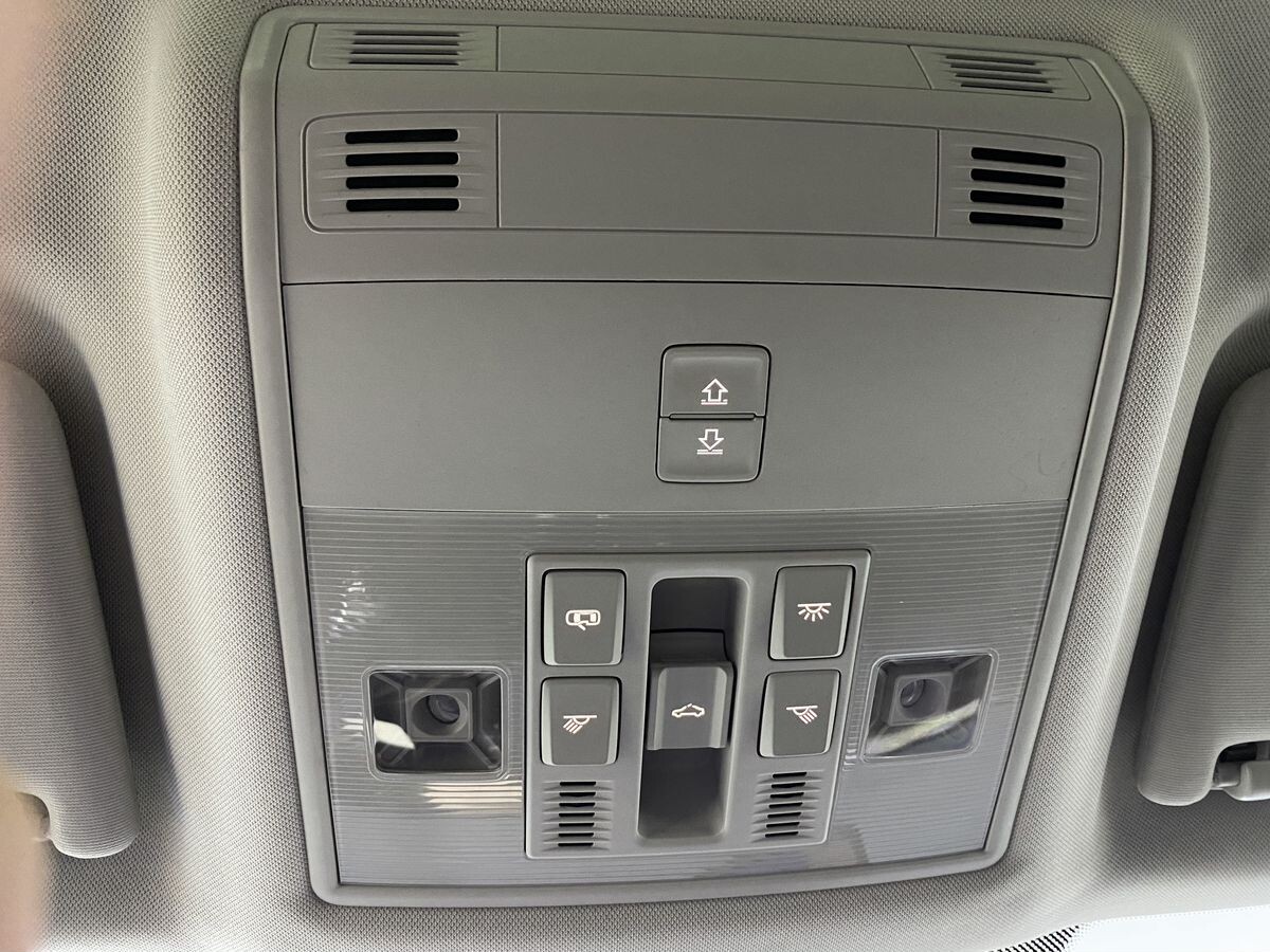 Volkswagen Tharu 2021 - фото автомобиля