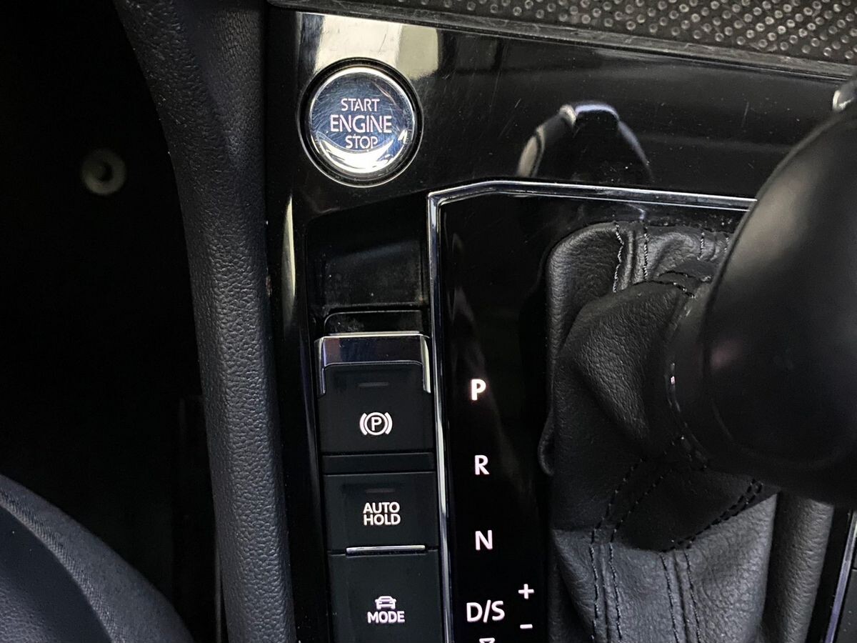 Volkswagen Tharu 2021 - фото автомобиля