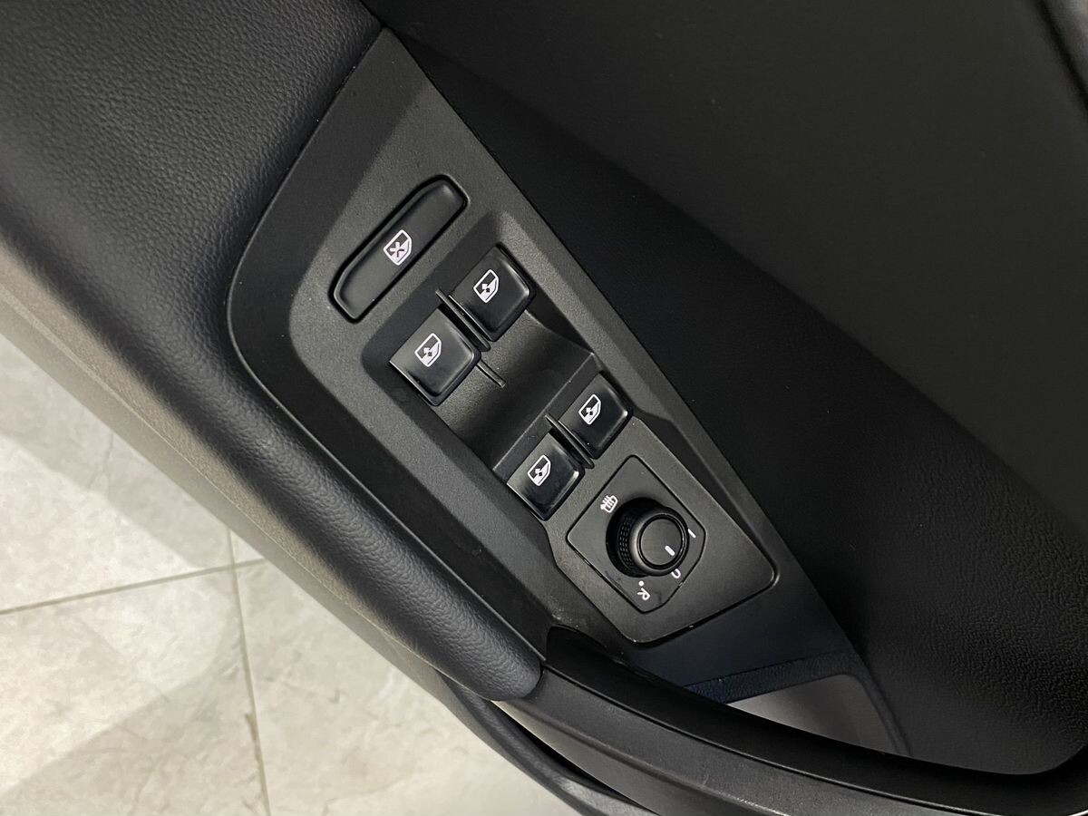 Volkswagen Tharu 2021 - фото автомобиля