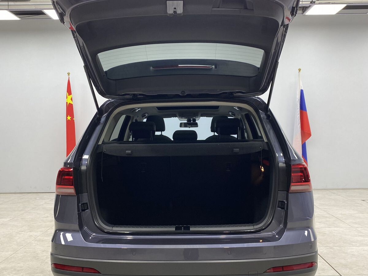 Volkswagen Tharu 2021 - фото автомобиля