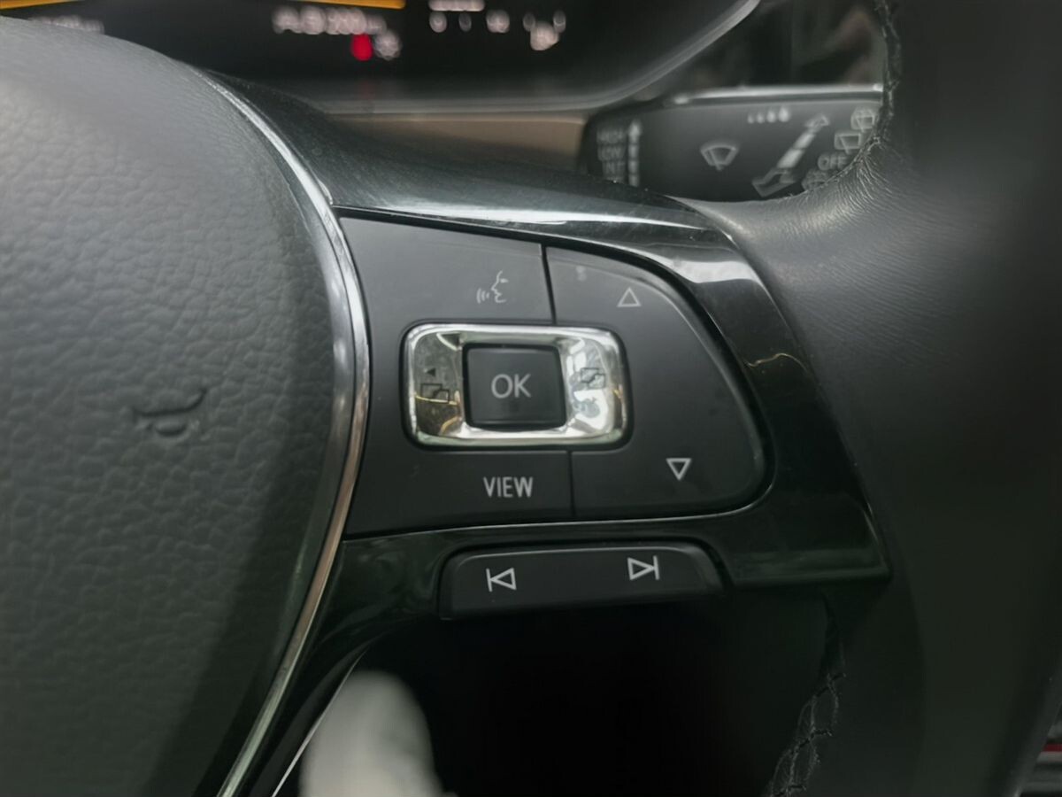 Volkswagen Tharu 2022 - фото автомобиля