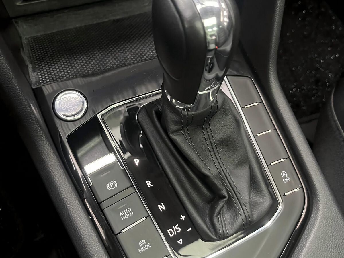 Volkswagen Tharu 2022 - фото автомобиля