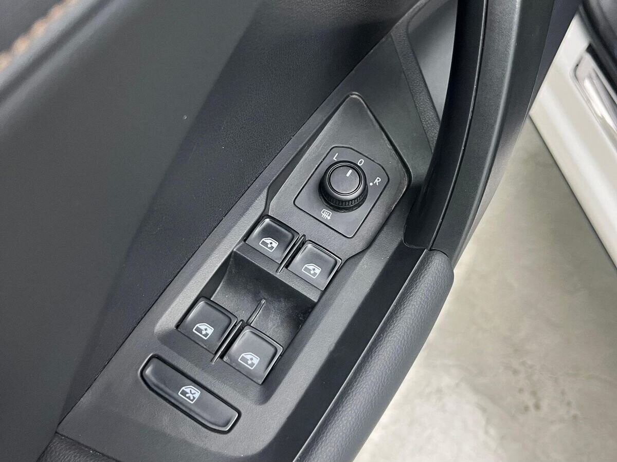 Volkswagen Tharu 2022 - фото автомобиля