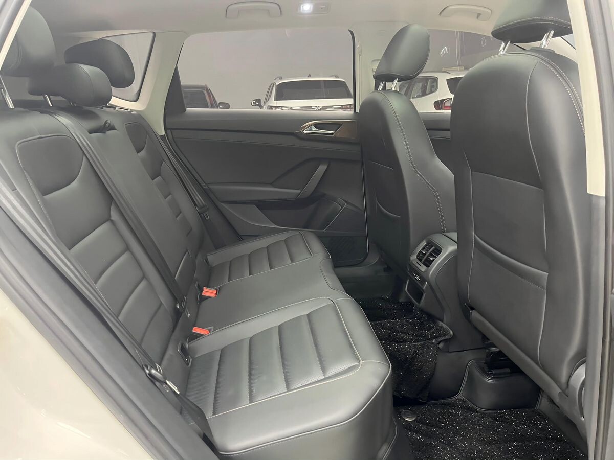 Volkswagen Tharu 2022 - фото автомобиля