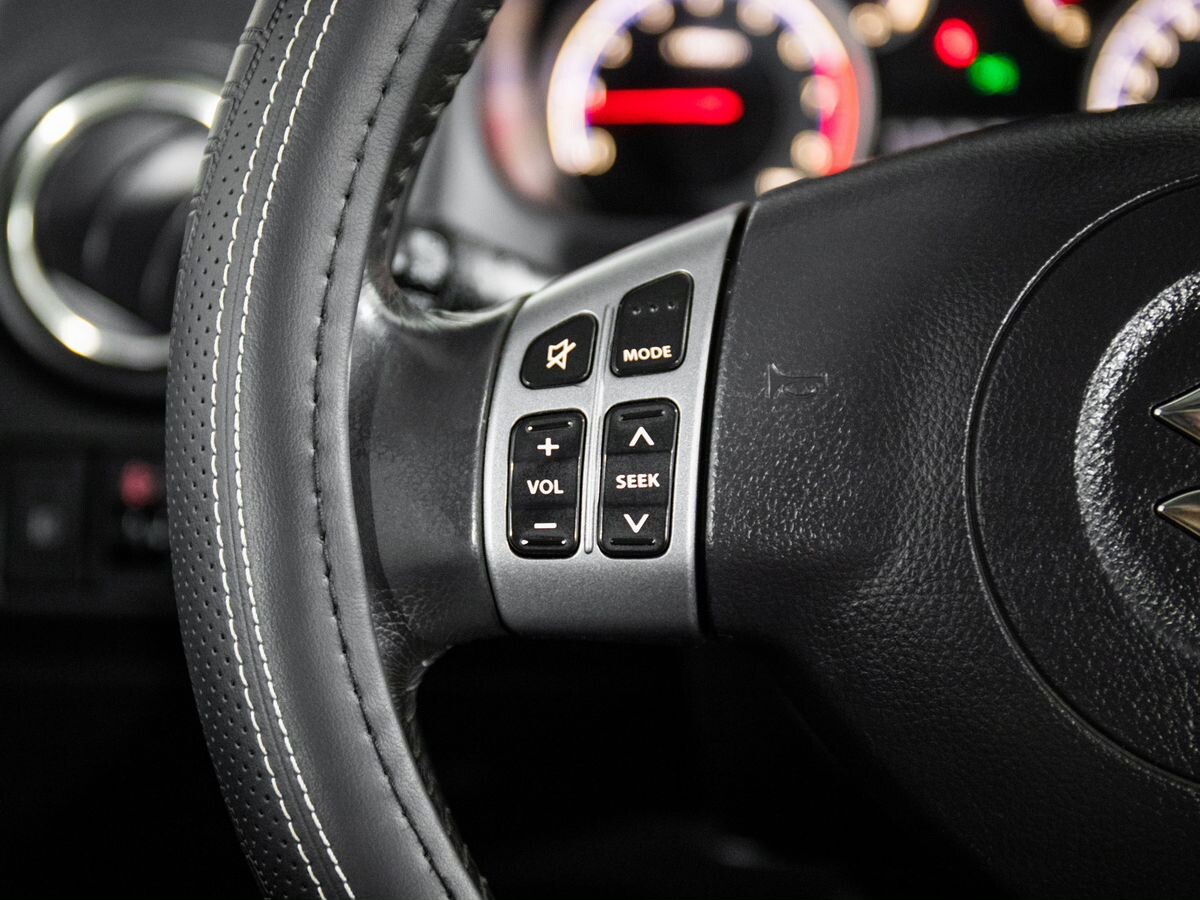 Suzuki SX4 2010 - фото автомобиля